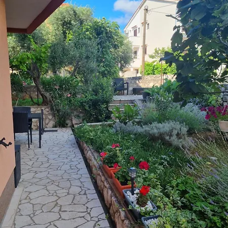Apartament Roza Cres